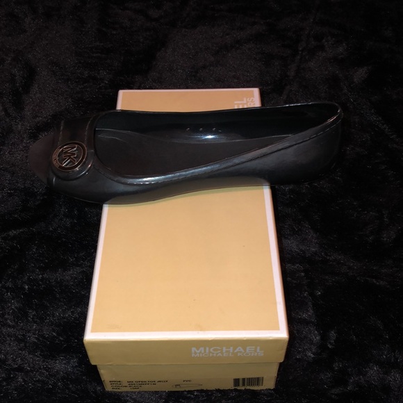 Michael Kors Logo Open Toe Jelly Flat - Picture 6 of 7